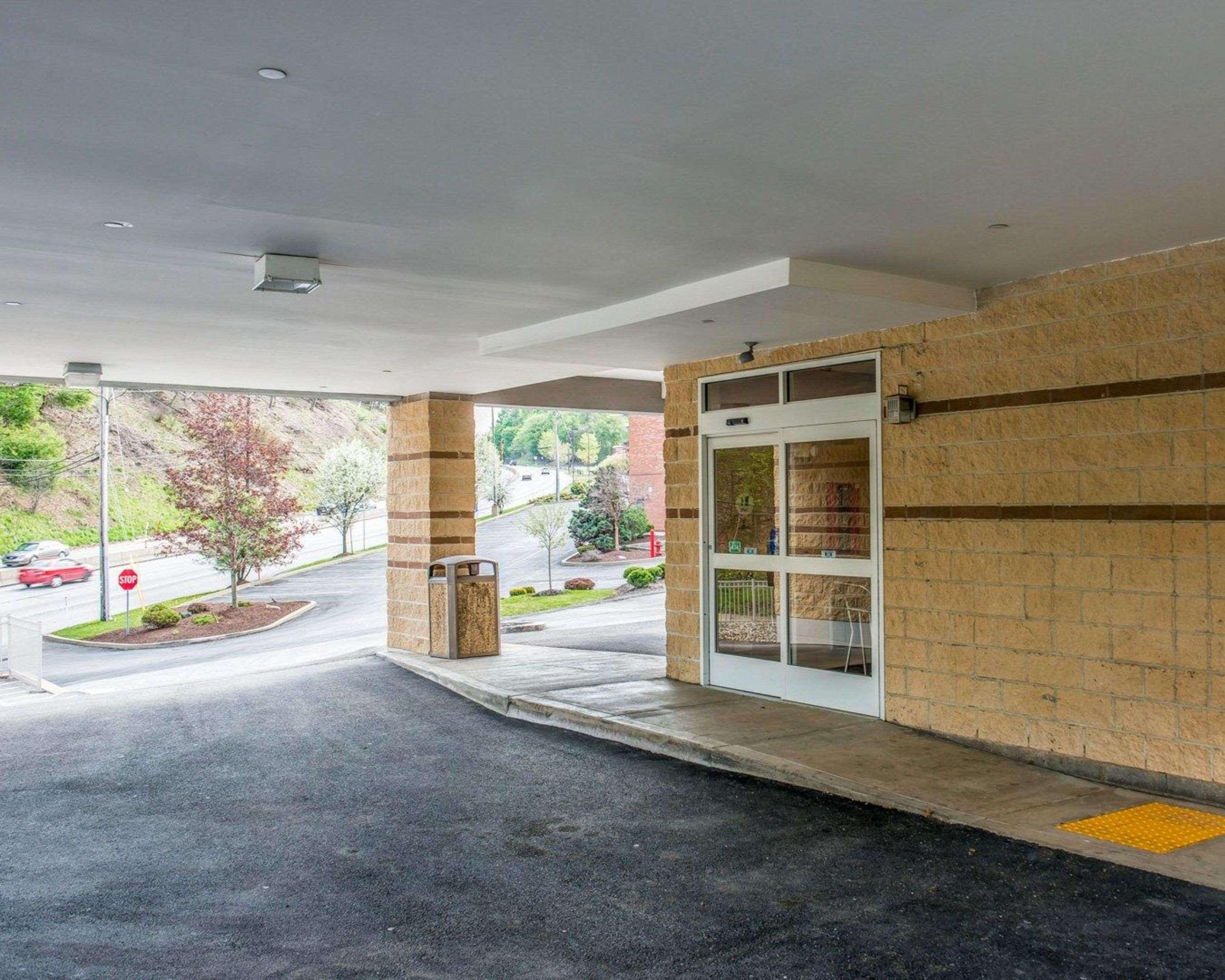 Red Roof Inn Pittsburgh - Mcknight Rd Bagian luar foto