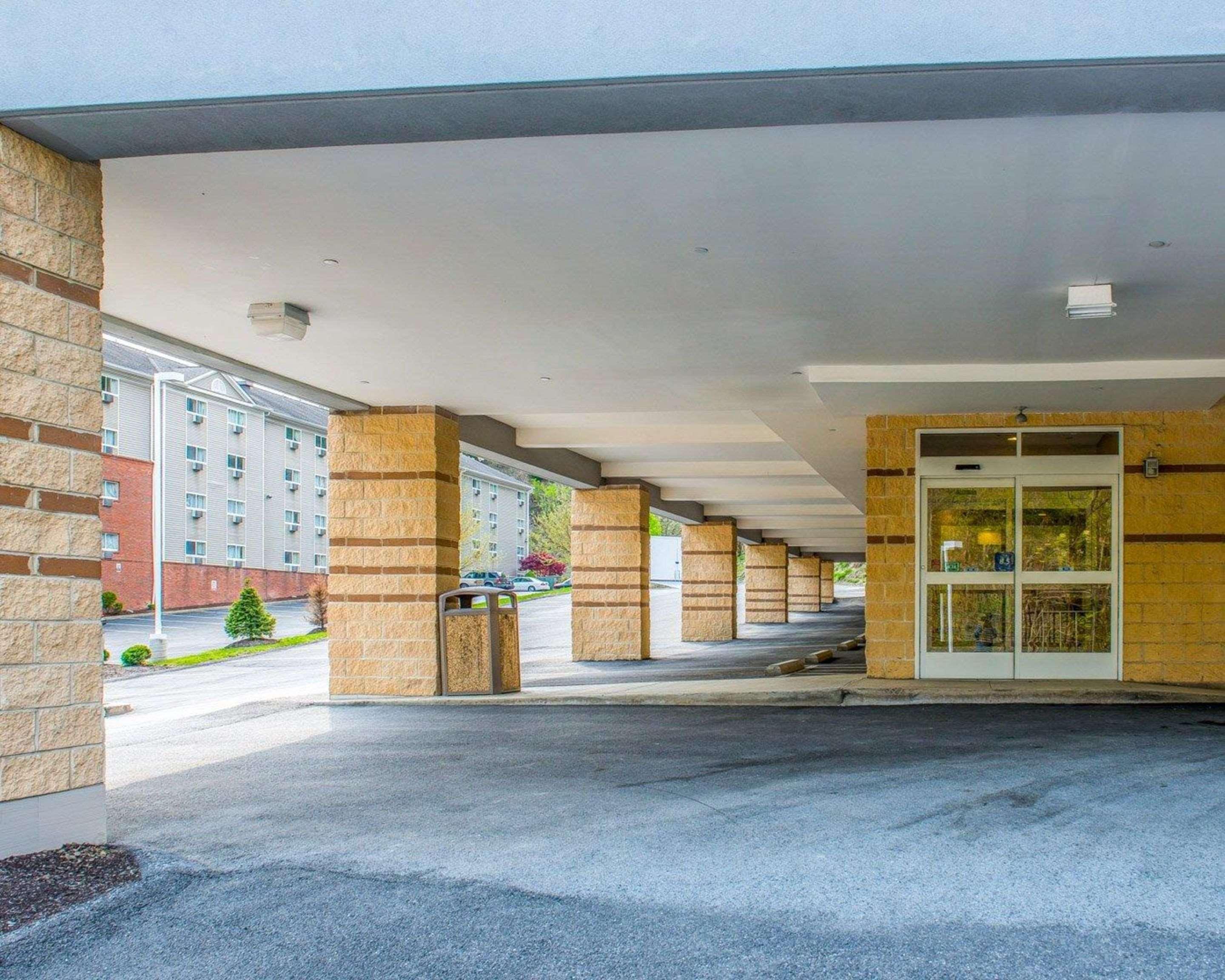 Red Roof Inn Pittsburgh - Mcknight Rd Bagian luar foto
